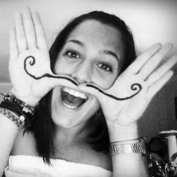 Beellotita's profile picture. No tengo nada calculado ni mi vida resuelta. Sólo tengo una sonrisa y espero otra vuelta.