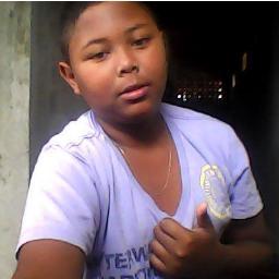 Beijo é que nem cigarro não sustenta mas vicia ;)