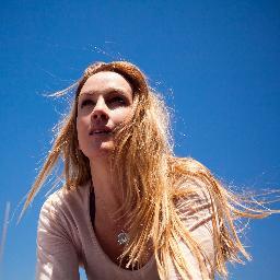 Official page on Twitter Renee O'Connor