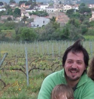 ezitello's profile picture. Comercial industrial y padre de familia católico argentino con domicilio en Barcelona. Ex jugador de rugby del lomas atlético club