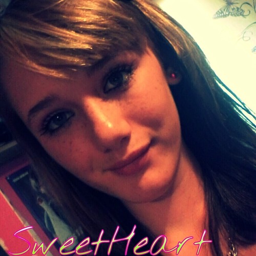 Im single, and I luv having fun, Im a SweetHeart, an im a 1# One direction fan!!1(: