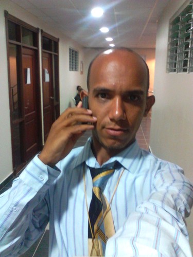 nacido en sancristobal republica dominicana,cristiano,estudiante de teologia y contabilidad, musico y compositor eclesial y coash financiero