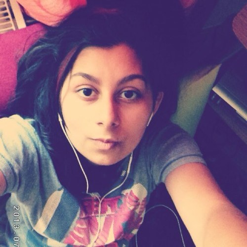 I'm a rapaholic chick :-P i love music ❤