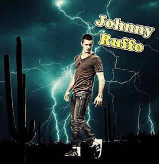 Yes I’m Johnny Ruffo’s wife. But I have many other great qualities besides being his wife haha! No really!!! @JohnnyRuffo followed me on the 6/4/12