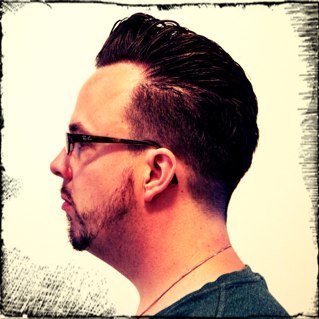 Loving father and husband, twisted six-stringer, English teacher, YouTuber and cat person from Spike City NL.