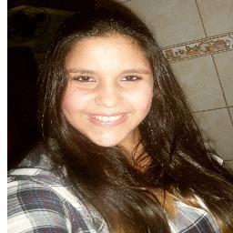 14 aninhos,solteiira e muito fã do Luan Santana ;))))