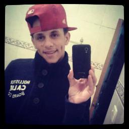 - Jefersson Souza, 17 anos, solteiro e melhor amigo da @pqpaams_ *-*