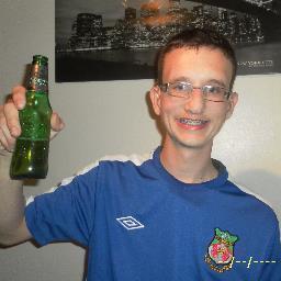 follow me and  i will follow u back on  twitter wrexhamafc  till i die
