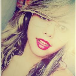 Nao ligo pra inveja , mtto menos pra fofocas ' pois msm com tudo isso eu posso abrir a boca e dizer [/SOUFELIZ /] porque eu amoo e sou amada ;* ♥