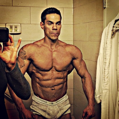 fitnowonline's profile picture. 