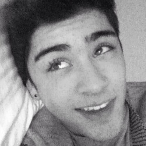 This is a free follow! Follow @kissheraan or I'll unfollow!