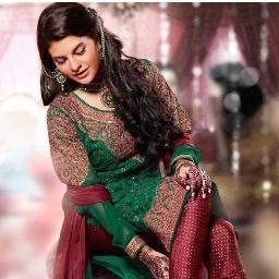 “..Mat pucho sheeshe se uske tootne ki wajah,
usne bhi meri tarha kisi patthar ko apna smjha hoga.....!!