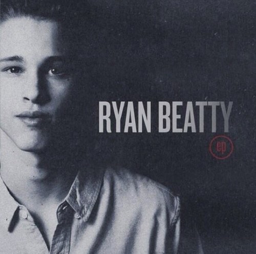 @theryanbeatty is my entire life... dont mess with him!! he is mine :)