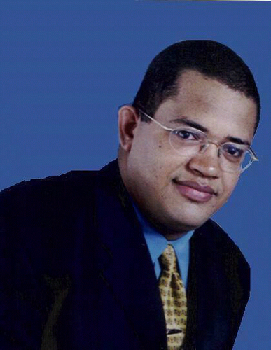 Lic. en Contaduría Pública, Padre de mis dos Mágicas Princesas y el Ultimo de los Patriotas Amo a Dios sobre todas las Cosas y a mi Projimo como a mi mismo♫♫♫