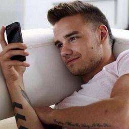 Please follow @vaz_happening_ and ask for follow back ! DON'T FOLLOW THIS ACCOUNT CUZ IT'S JUST FOR SPAM ! Lol ilysm Thanks beautiful :) xx