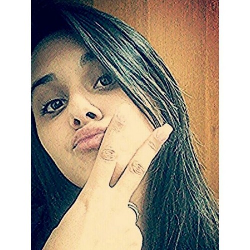 Não tenho tempo pra mais nada, ser feliz me consome muito.
 - Clarisse Lispector.