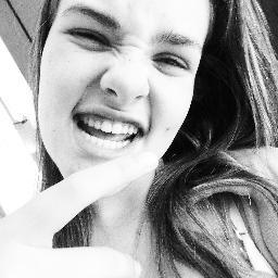 “Veste o teu melhor sorriso e se joga no mundo.” @ahhvsf