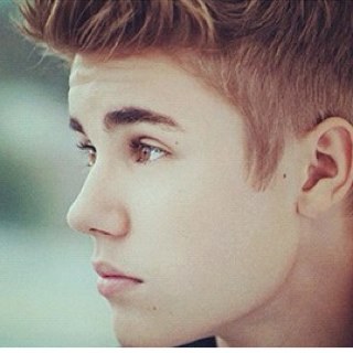 YES, I MET JUSTIN BIEBER LAST YEAR!! BE A BELIEBER AND ALWAYS BELIEVE!!! Sigo todos de volta!