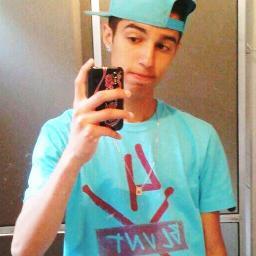 NAMORO- amoo ela - ela e minha pikena haha- vilao dela: @NaRodrigues9 :p
