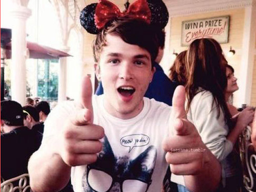 PrivJoshdevine's profile picture. Hi i'm josh follow me and i love u baby lol follow me ;)