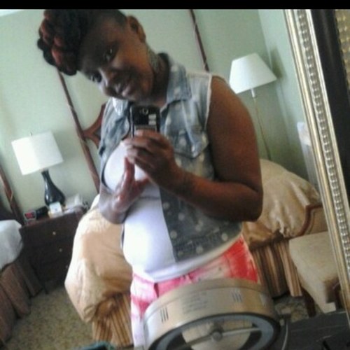Its bethy simeon's girl most call me Beth! Long story short,, just follow me && ill follow back R i p thadd