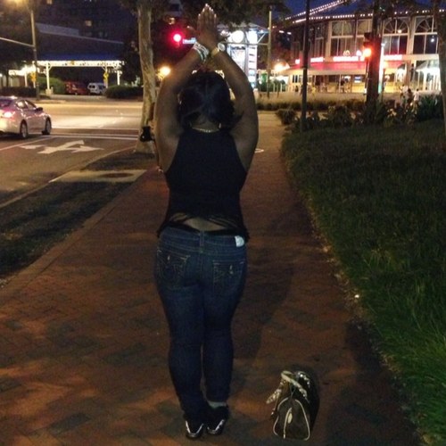 Im a Pretty Grl Living in a Pink AND Green world... Get to kno me and I Promise you will love me... A Bitch Is Single.