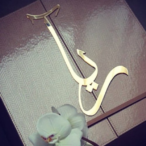 ❥ ليس گل مآآ #اگتبہ حگآإيہ عن وُآقعيْ ) آنمآ ھيْ گلمآت رآقتَ ليْ وُقد يحتآجھآ غيري 