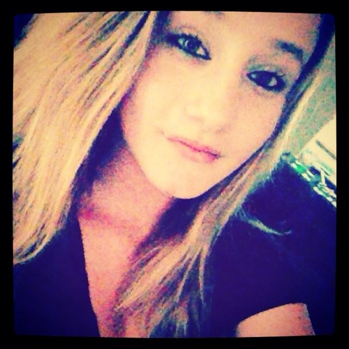 ~Follow for follow~ Humboldt girl. Follow me on instagram **_humboldtprincess_**
Dont follow to unfollow i have the app