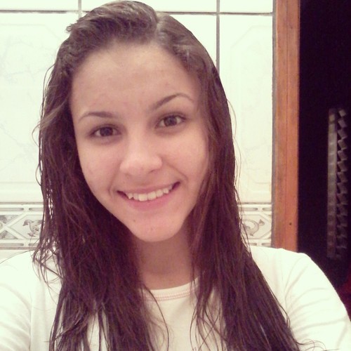O mundo pode até te fazer chorar, mas DEUS te quer sorrindo.                     Handebol ♥