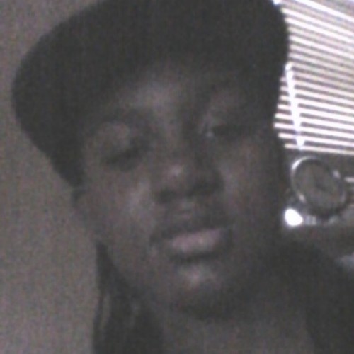 im a bad azz bitch im cool not shy im real not fake like little niqqas.who be tlkin bout da world follow me and I'll follow back
