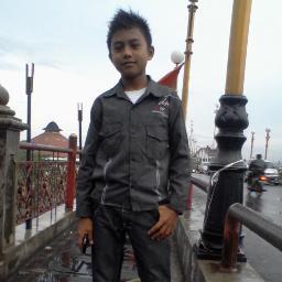 the official twitter page of yogi zulya | zulya family, manchester united @SMP18PADANG