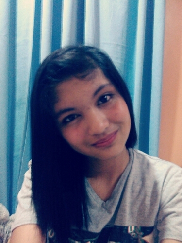 Directioner ,Brat ,I love GUMMMY BEARS :))), Sophomore , 13 

http://t.co/GMiQBbKQ