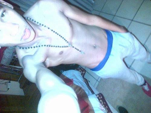 Straight foward person, outgoing, darring, good sense of humar . . . Bbm 2A35227C