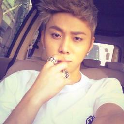 ` ↷  — Verified Roleplayer @paperstarsrp┊Yong Junhyung of B2ST┊#89liner┊Loving my swan