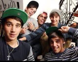 Follow me if u love the janoskains or jariana;) ill follow back:) *pinky promise* just tryin to share the love