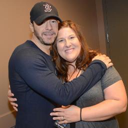 Left Handed, Southern Belle, Art's Girl, Stepmom and LOVER of all things NKOTB!