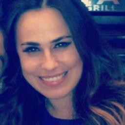 Te amamos pelo  o que você é e pelo oque você faz ,o seu trabalho é perfeito , seu sorriso é lindo e você é linda nossa diva . Nós te amamos  @daniescobar