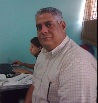 Empresario,Politico,padre tratando de mejorar nuestro hábitat y hacer que el futuro traiga igualdad para todos.