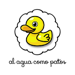 Toallones artesanales y accesorios para embellecer y alegrar el momento del baño del bebe.