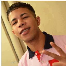 MC Magrinho, cantor de funk carioca!
Dono de alguns sucesso como pumba la pumba..Fiu fiu, Vem de boca.. entre outras!