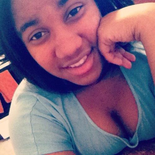 Follow me !!!!!! and my IG @_DreamsnReality ...i follow back !!!