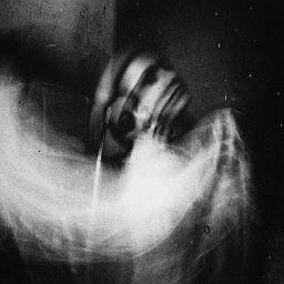 Strappamiilcuor's profile picture. Vedo me stessa come una completamente pazza.Sono totalmente lunatica.Naturalmente.E sono totalmente fuori di testa.Ma sono sempre me stessa. Love reading books.