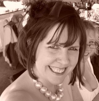 Journalist and landlady of The George at Tiffield and 2nd best women's #conker player in the world! (in 2013!)