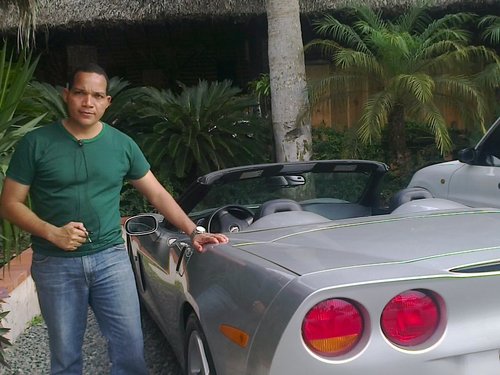 Pianista, arreglista, Guionista y escritor/ I am a pianist, Screenwriter arrenger, composer and whiter.