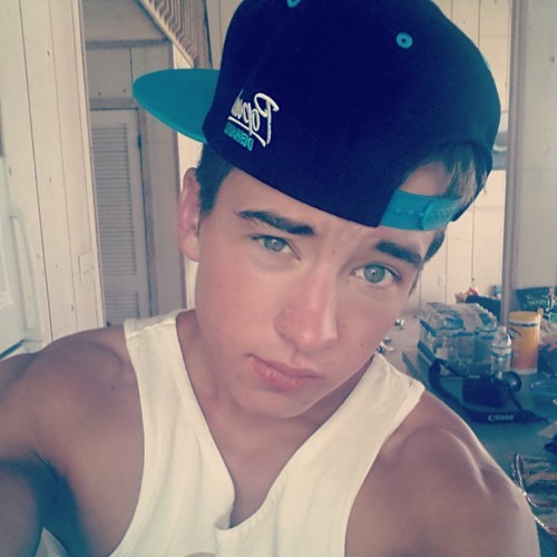 First and the official @TheRealPsanders ' Spanish twitter account