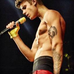JuJuBiebsMyAir's profile picture. PLEASE FOLLOW THIS ACC @ibelieveillOLLG I NEED UR FOLLOW! xo