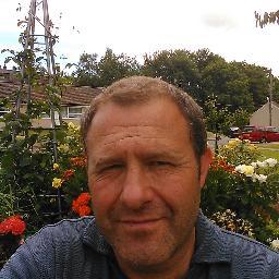 Lecturer at Craven College. Botanical and gardening tweets from a self-confessed plantaholic with a weakness for snowdrops. MHort, FLS etc. YHoY winner 1991