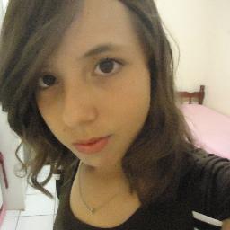 paulinalourenco's profile picture. Aceitamos o amor que achamos merecer - As vantagens de ser invisível.