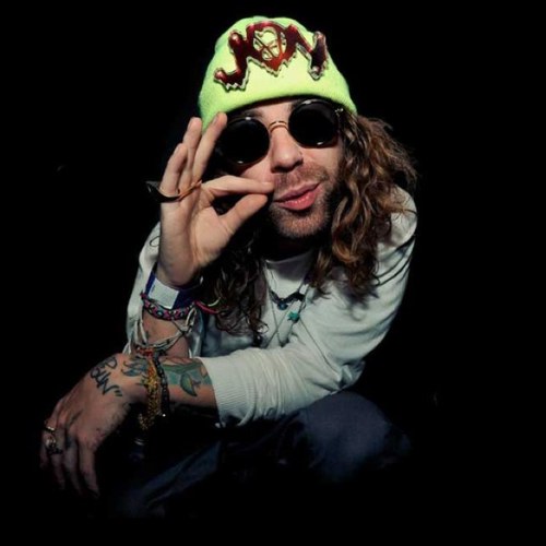 moddsunnnnnnn's profile picture. If i could have one wish it would be to make everyone on this planet happy, if everyones happy then were one step closer to WORLD PEACE