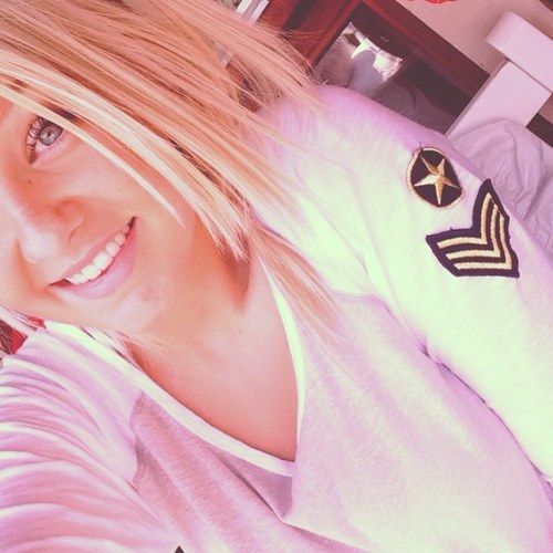 Norwegian girl • 1998 • Instagrammer • nora_oest • follow me 3